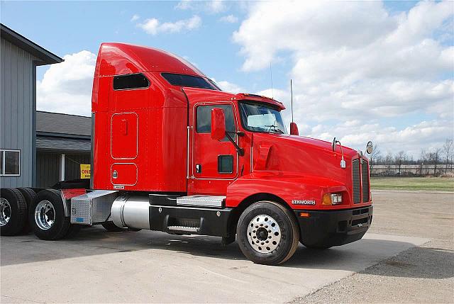 2006 KENWORTH T600 Wayland Michigan Photo #0086106A