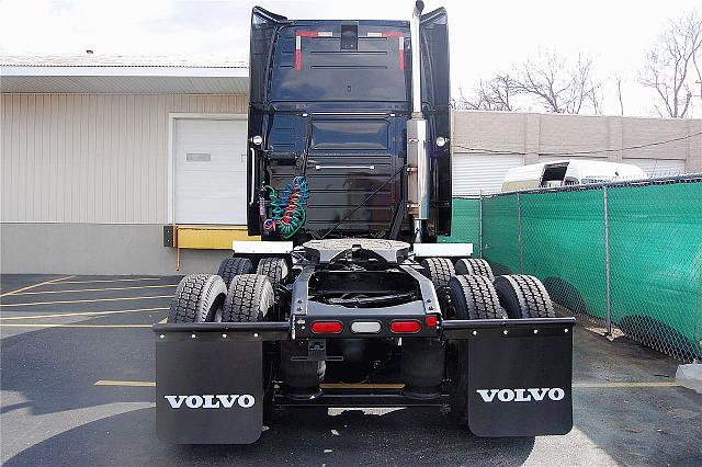 2005 VOLVO VNL64T670 downers grove Illinois Photo #0086192A