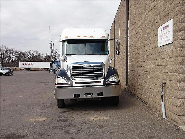 2005 FREIGHTLINER CL12064ST-COLUMBIA 120 Saint Cloud Minnesota Photo #0086306D