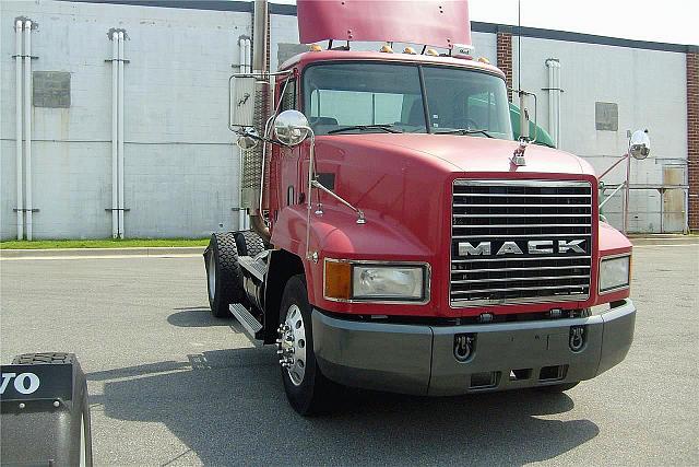 2003 MACK CH612 New Castle Delaware Photo #0086390D