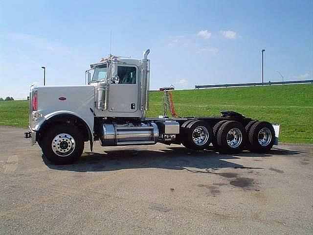 2012 PETERBILT 388 Smithfield Pennsylvania Photo #0086403A