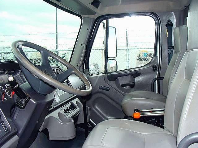 2005 FREIGHTLINER BUSINESS CLASS M2 106 Salt Lake City Utah Photo #0086433A