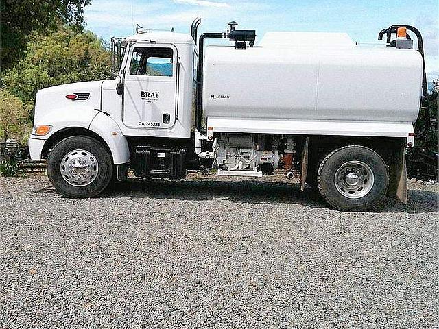 2005 PETERBILT 335 Hopland California Photo #0086463A