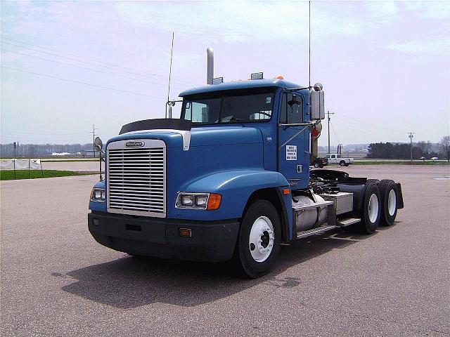 1997 FREIGHTLINER FLD12064 Marshfield Wisconsin Photo #0086516A