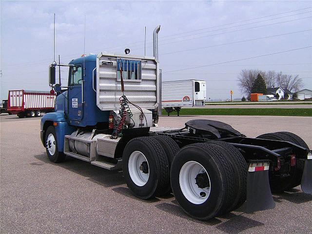 1997 FREIGHTLINER FLD12064 Marshfield Wisconsin Photo #0086516A