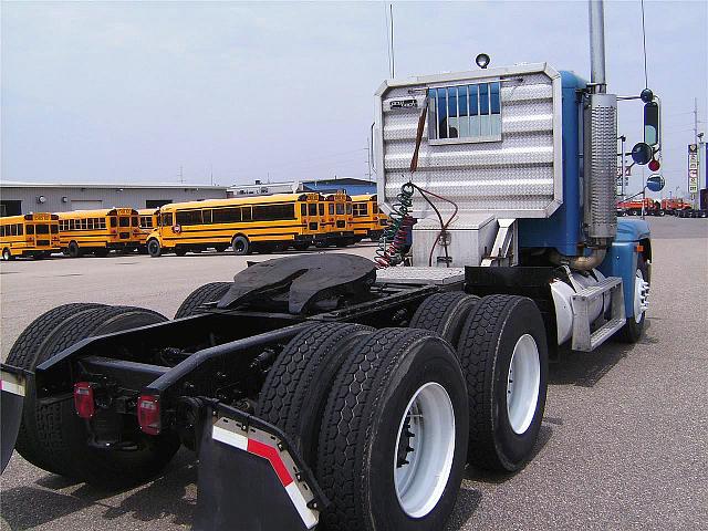 1997 FREIGHTLINER FLD12064 Marshfield Wisconsin Photo #0086516A