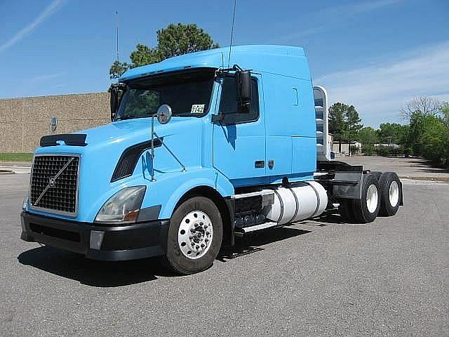 2005 VOLVO VNL64T630 Memphis Tennessee Photo #0086546A