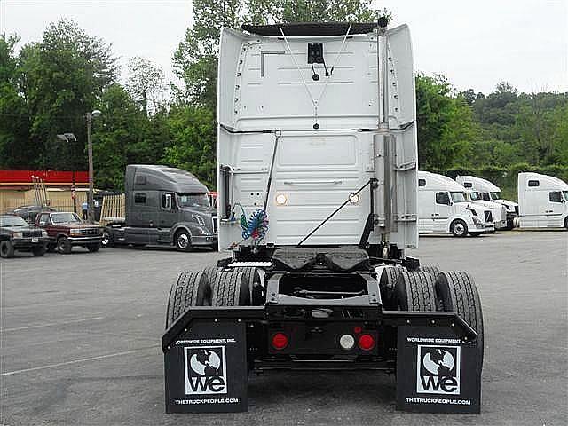 2007 VOLVO VNL64T670 Knoxville Tennessee Photo #0086567A