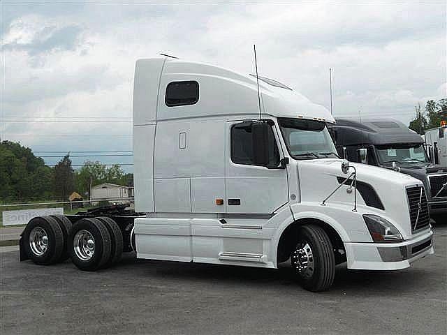 2007 VOLVO VNL64T670 Knoxville Tennessee Photo #0086567A