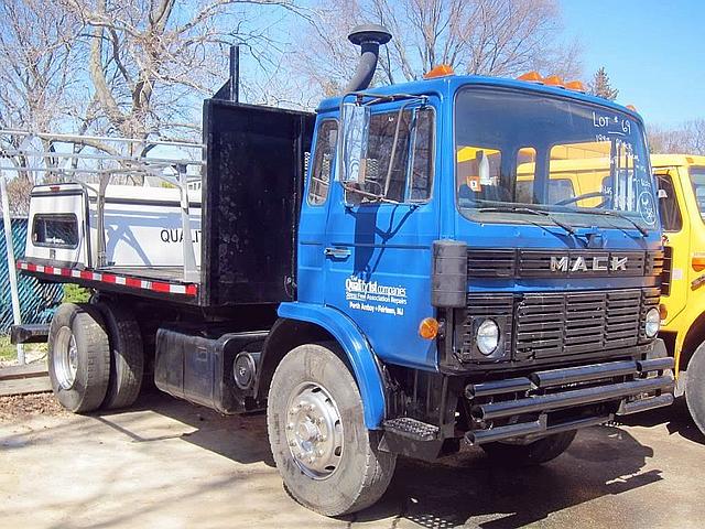 1985 MACK MIDLINER MS250 Walden New York Photo #0086597H