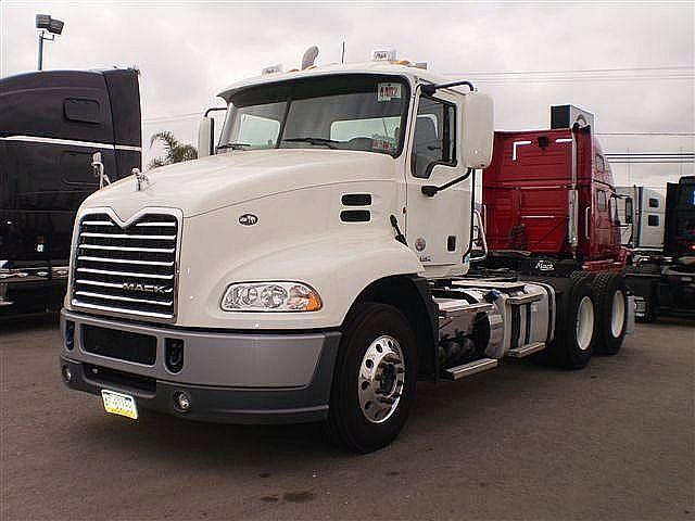 2010 MACK PINNACLE CXU613 Fontana California Photo #0086609A