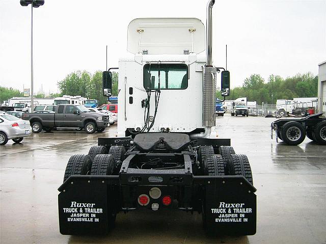 2005 FREIGHTLINER CL12064ST-COLUMBIA 120 Jasper Indiana Photo #0086723A