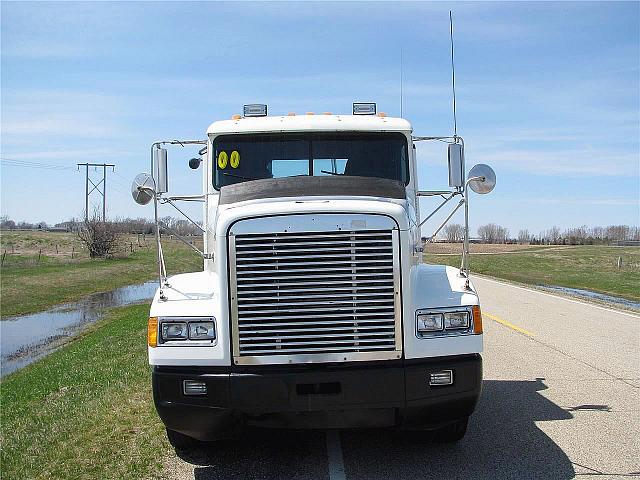 2000 FREIGHTLINER FLD12064ST Oakes North Dakota Photo #0086852A