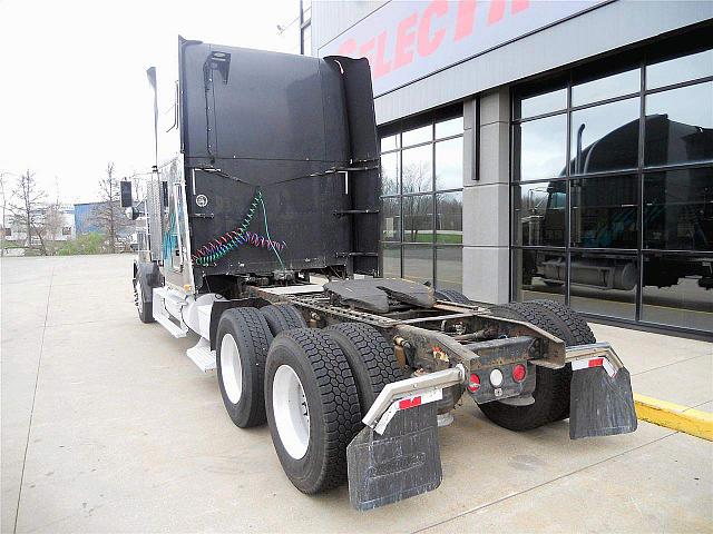 2001 FREIGHTLINER FLD13264T-CLASSIC XL Brunswick Ohio Photo #0086853A