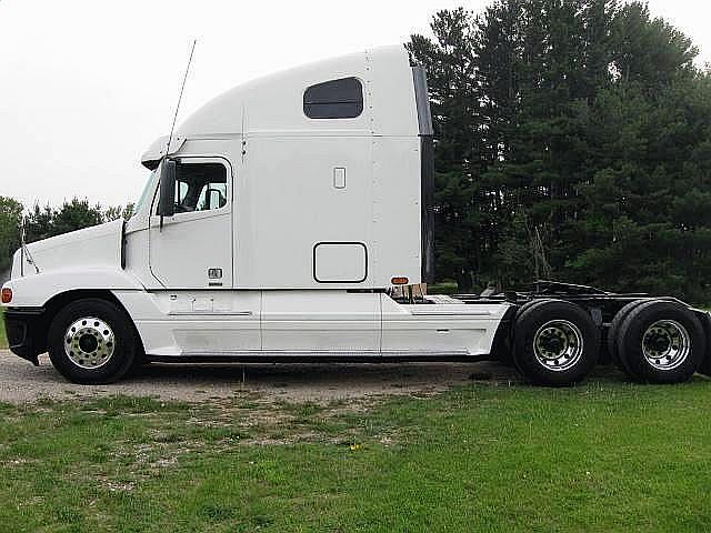 2005 FREIGHTLINER C11264ST-CENTURY 112 Scottville Michigan Photo #0086971A