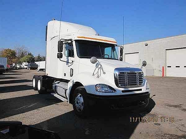 2006 FREIGHTLINER CL12064ST-COLUMBIA 120 Taylor Michigan Photo #0086998E