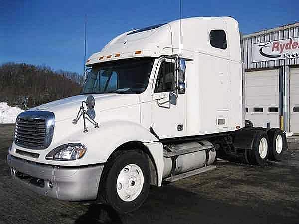 2004 FREIGHTLINER CL12064ST-COLUMBIA 120 Salisbury Massachusetts Photo #0087075A