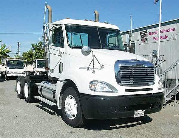 2004 FREIGHTLINER CL12064ST-COLUMBIA 120 Montebello California Photo #0087093A