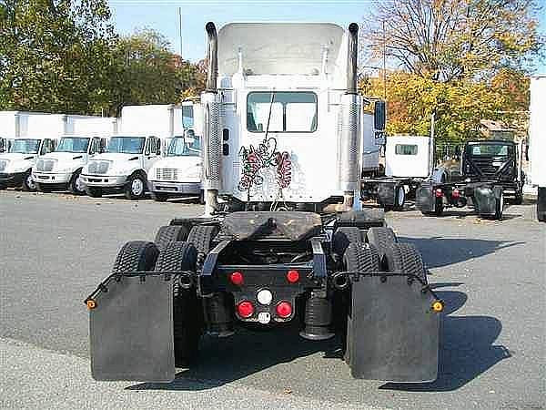 2004 FREIGHTLINER CL12064ST-COLUMBIA 120 Springfield Massachusetts Photo #0087117A