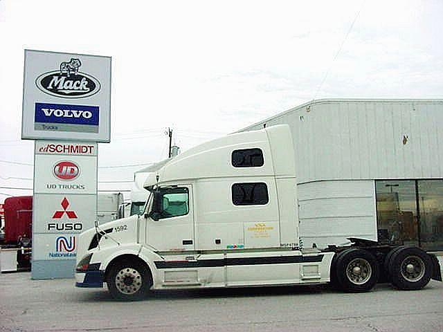 2004 VOLVO VNL64T780 Maumee Ohio Photo #0087166A