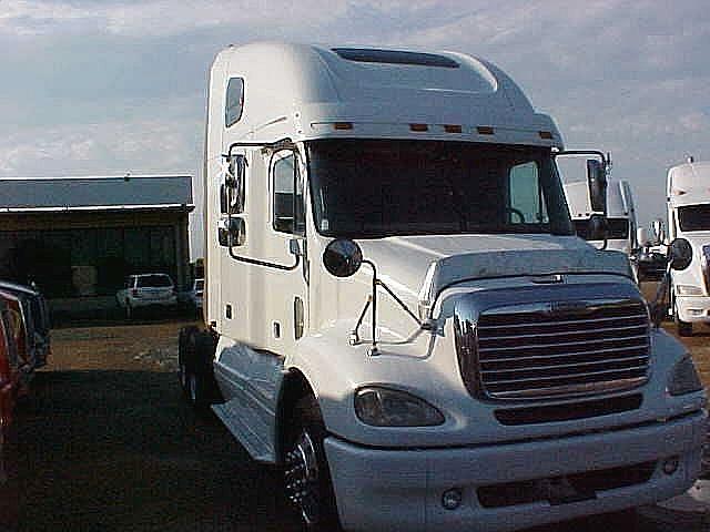 2005 FREIGHTLINER CL12064ST-COLUMBIA 120 Covington Tennessee Photo #0087413A