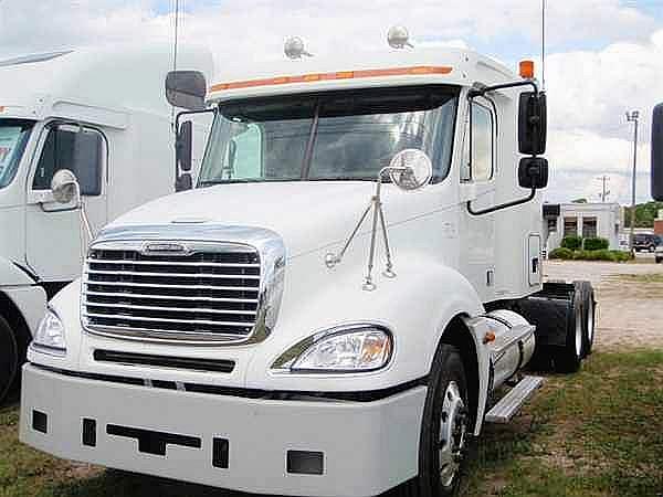 2005 FREIGHTLINER CL12064ST-COLUMBIA 120 Greenville South Carolina Photo #0087448A