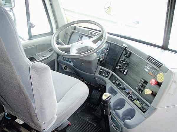 2005 FREIGHTLINER CL12064ST-COLUMBIA 120 Greenville South Carolina Photo #0087448A