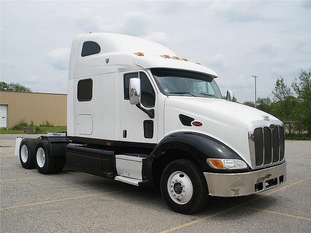 2005 PETERBILT 387 Wyoming Michigan Photo #0087502A