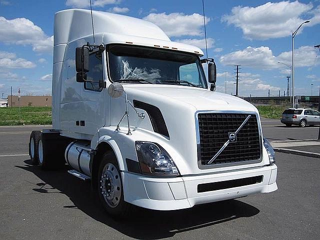 2005 VOLVO VNL64T630 Secaucus New Jersey Photo #0087543A