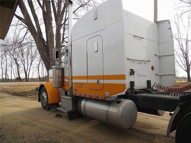 1999 PETERBILT 379 Calendonia Illinois Photo #0087571A