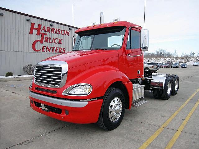 2012 FREIGHTLINER CL12042ST-COLUMBIA 120 Waterloo Iowa Photo #0087681A