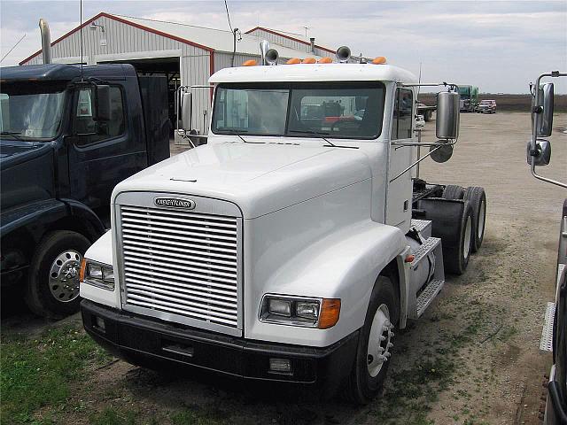 2003 FREIGHTLINER FLD12064ST Forrest Illinois Photo #0087806A