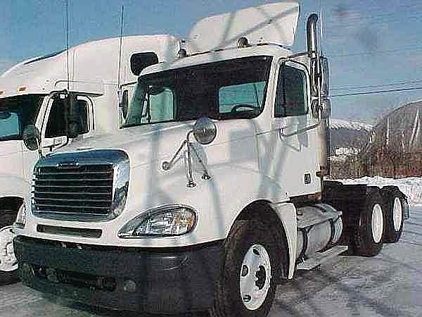 2004 FREIGHTLINER CL12064ST-COLUMBIA 120 Indianapolis Indiana Photo #0087872A