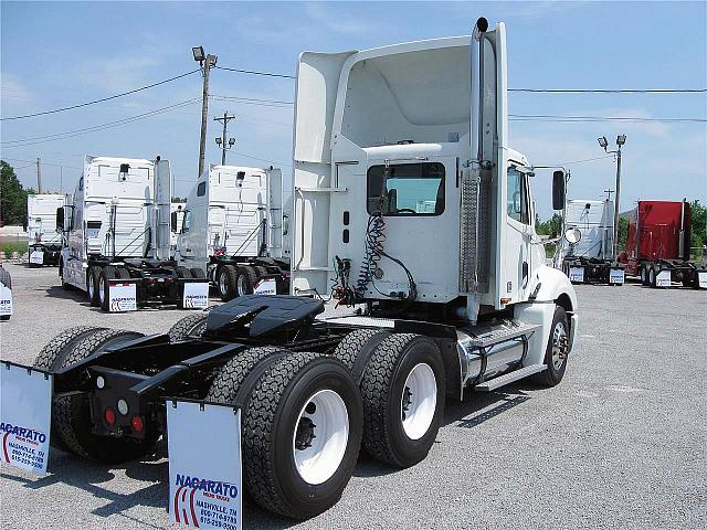 2005 FREIGHTLINER CL12064ST-COLUMBIA 120 Nashville Tennessee Photo #0087912A