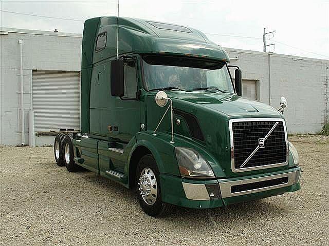 2007 VOLVO VNL64T670 Dallas Texas Photo #0088056A