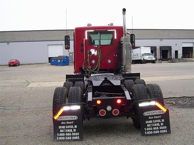 2010 FREIGHTLINER CL12064ST-COLUMBIA 120 Grand Rapids Michigan Photo #0088362A