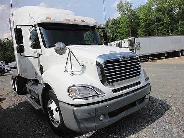 2005 FREIGHTLINER CL12064ST-COLUMBIA 120 Charlotte North Carolina Photo #0088391A