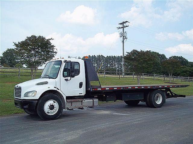 2005 FREIGHTLINER BUSINESS CLASS M2 106 Chatham Virginia Photo #0088408A