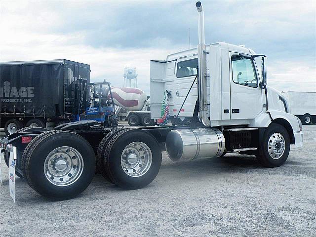 2011 VOLVO VNL64T300 Garden City Georgia Photo #0088688D