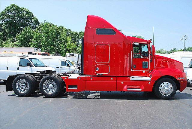 2004 KENWORTH T600 Branford Connecticut Photo #0088725A