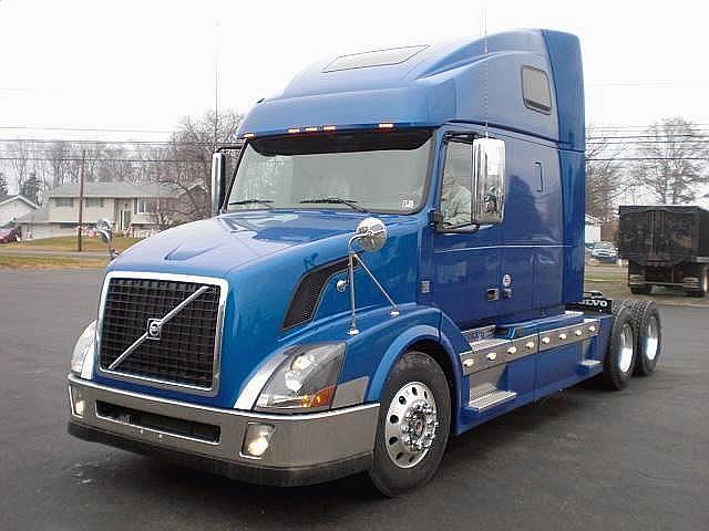 2011 VOLVO VNL64T670 Wilkes Barre Pennsylvania Photo #0089019G