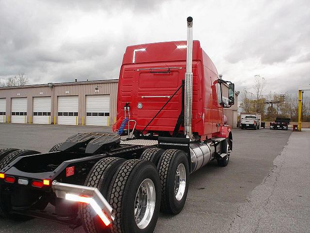 2011 VOLVO VNL64T630 Gary Indiana Photo #0089022A