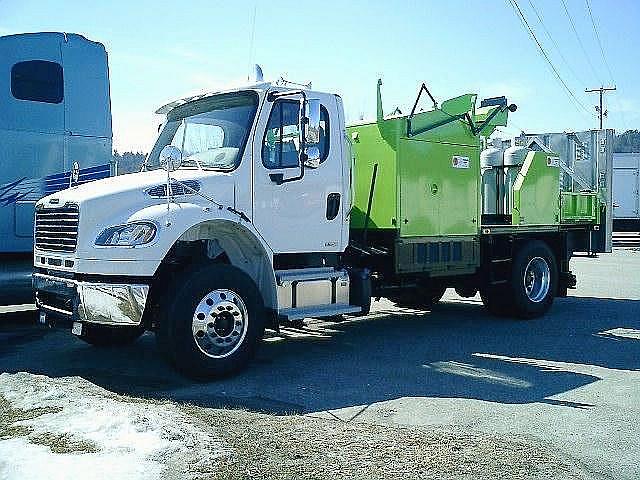 2011 FREIGHTLINER BUSINESS CLASS M2 106 Westminster Vermont Photo #0089329A