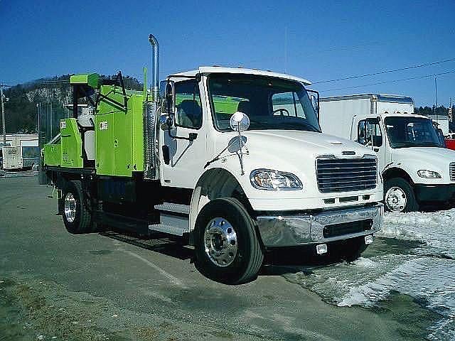 2011 FREIGHTLINER BUSINESS CLASS M2 106 Westminster Vermont Photo #0089329A