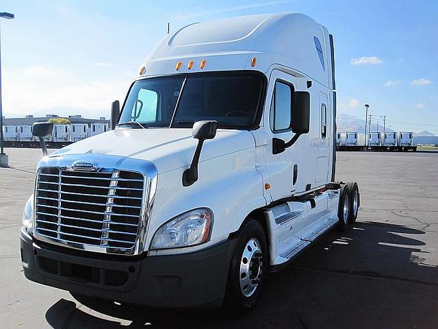 2009 FREIGHTLINER CA12564ST - CASCADIA Carson California Photo #0089401A