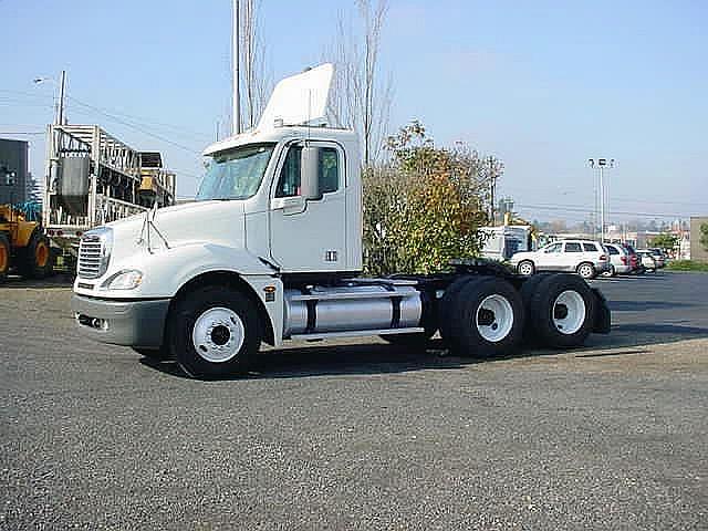 2005 FREIGHTLINER CL12064ST-COLUMBIA 120 Portland Oregon Photo #0089644A