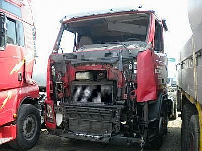 2002 VOLVO FH12 Peer Photo #0089650A