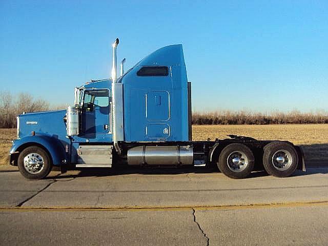 2006 KENWORTH W900L Olathe Kansas Photo #0089668A