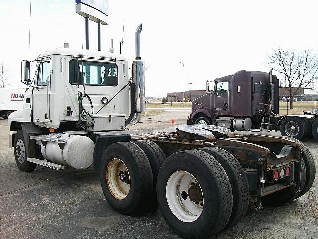 2001 MACK CH613 Normal Illinois Photo #0089746A