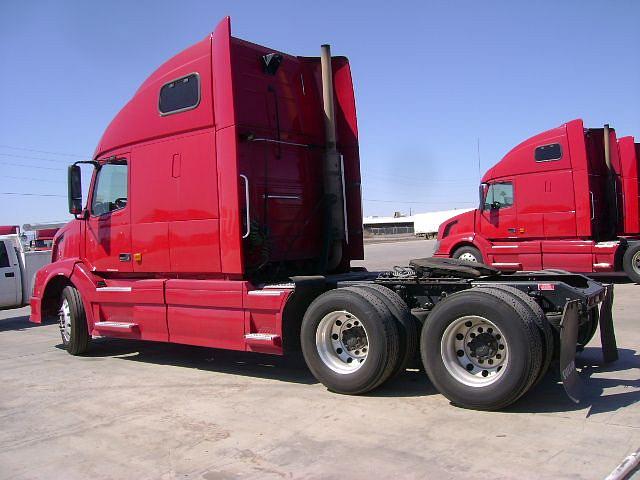 2007 VOLVO VNL64T670 Cicero Illinois Photo #0089788D